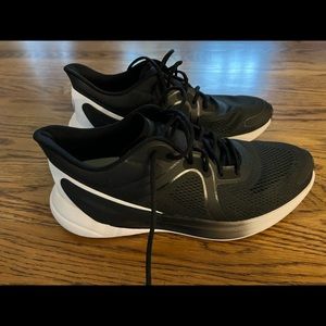 Lululemon Blissfeel Running Shoe. Size 10